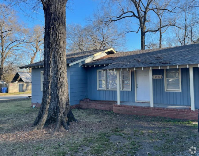 Building Photo - Mid-Century Modern Rental