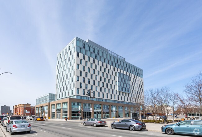 Primary Photo - 100 Bond Street East