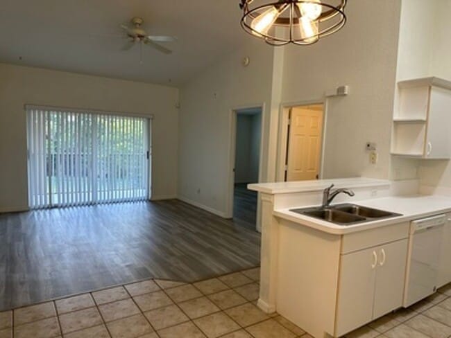 Building Photo - Unfurnished well-maintained 1-bedroom, 1-bath home in Bonita Springs Unit 206
