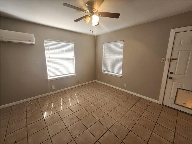 607 Nelray Blvd