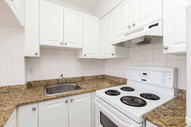 Photo - Marquis Unit 01206