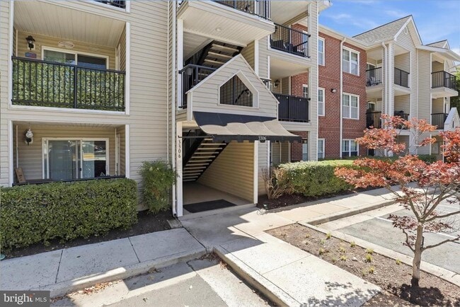 Building Photo - 3306 Wyndham Cir Unit 331