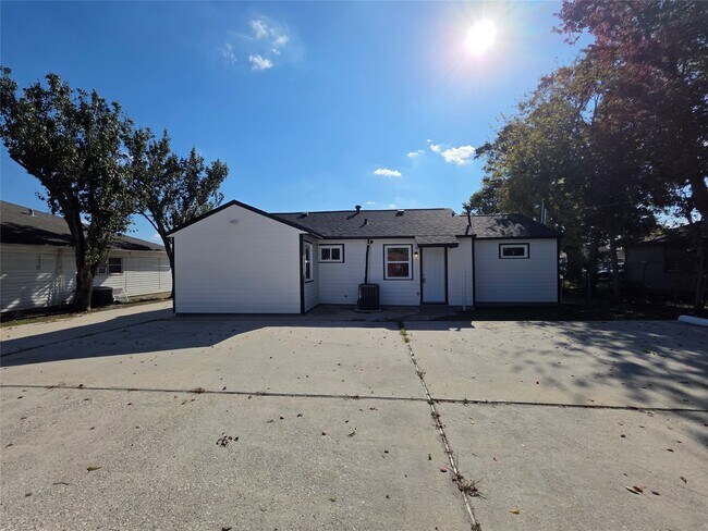 Photo - 13379 Force St