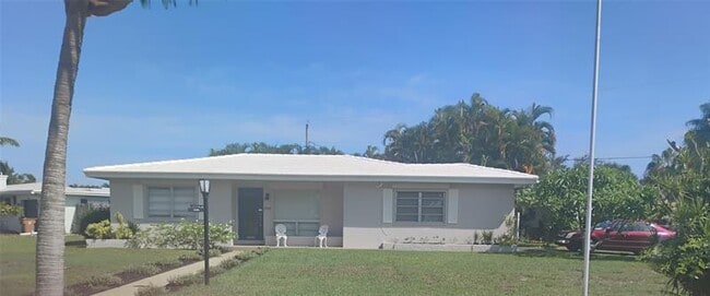 Building Photo - 1300 SE 7th Ct Rental