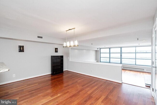 Photo - 7 N Christopher Columbus Blvd Unit 223