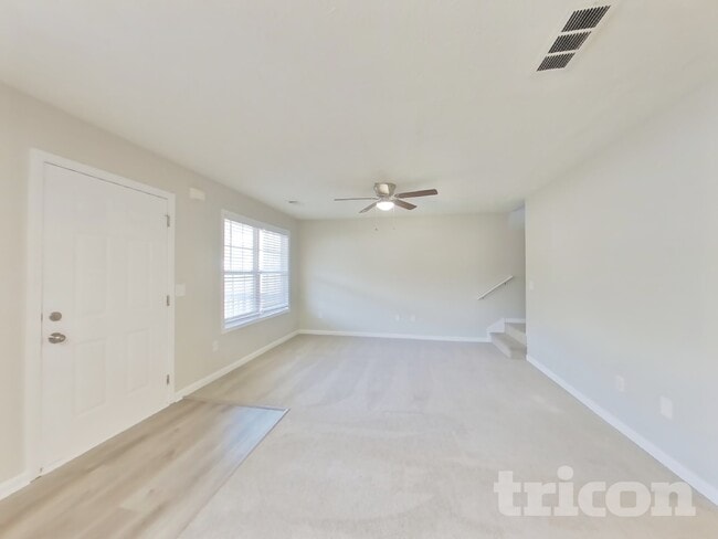 Photo - 40 Halley Ct