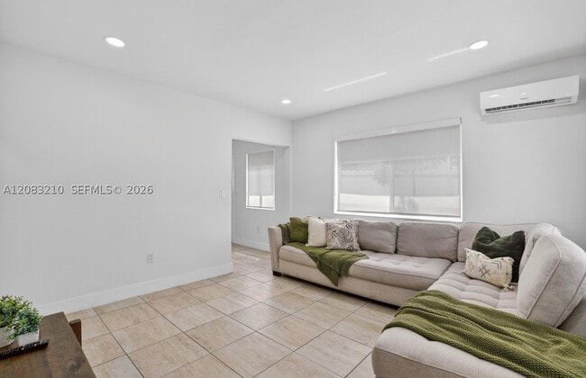 Photo - 2422 NW 11th St Unit 1