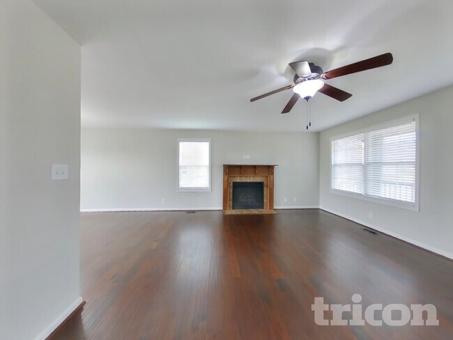 1073 Castlerock Dr