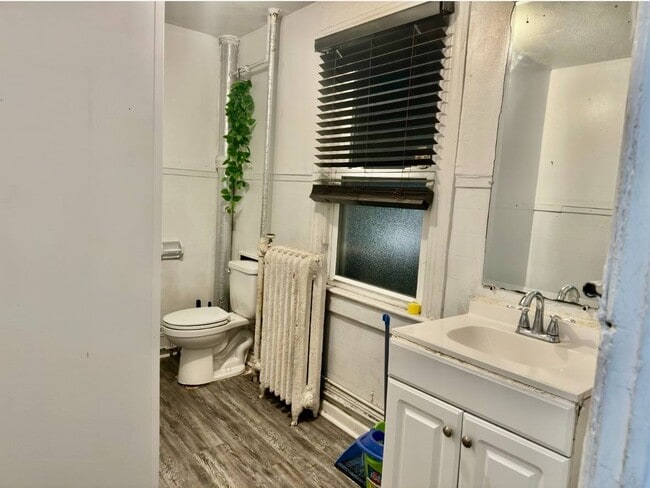 Photo - 248 Lawrence Ave