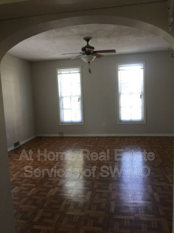 Photo - 530 W Mt Vernon St Unit Apt #4