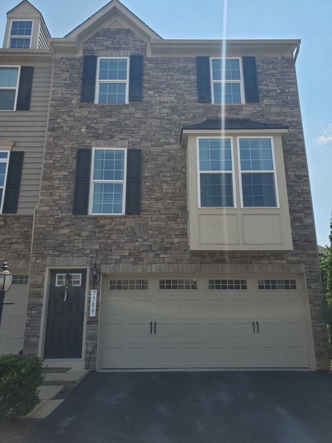 Building Photo - 7709 Milton Cir Rental