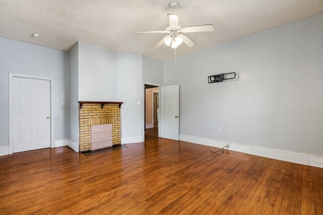 Photo - 902 Pickens St