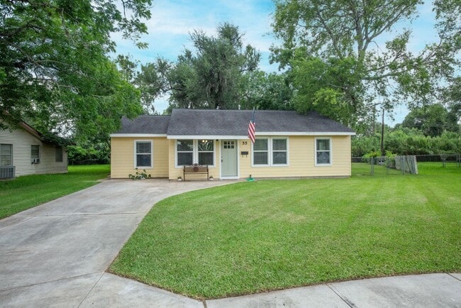 Building Photo - 55 Elm Ct