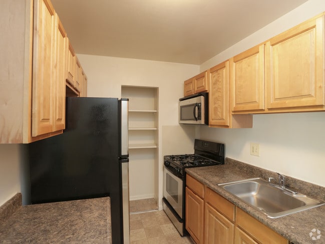 2HAB, 2BA - Quiet Waters Landing