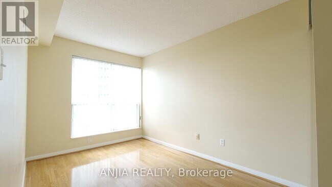 Photo - 23 Lorraine Dr Unit 611