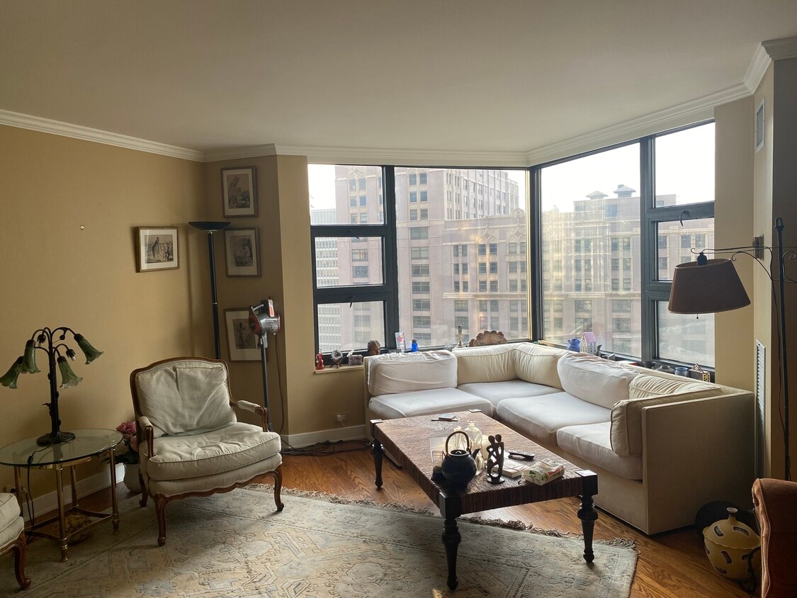 Photo - 401 E Ontario St (Chicago, IL)