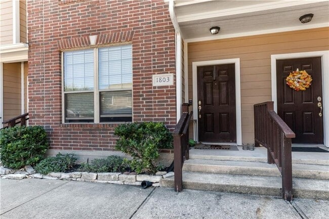 Photo - August 2026 Pre-Lease!! Cute 2/2.5 Condo C...