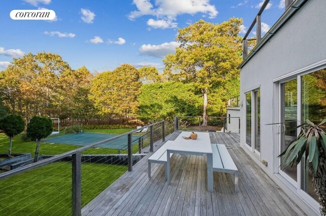 Photo - 10 Three Mile Harbor Hog Creek Rd