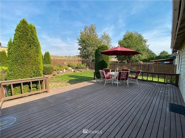 Photo - Fancher Field Neighborhood!! Charming, Single Family Rambler, 3 Bed - 2 Bath in East Wenatchee!