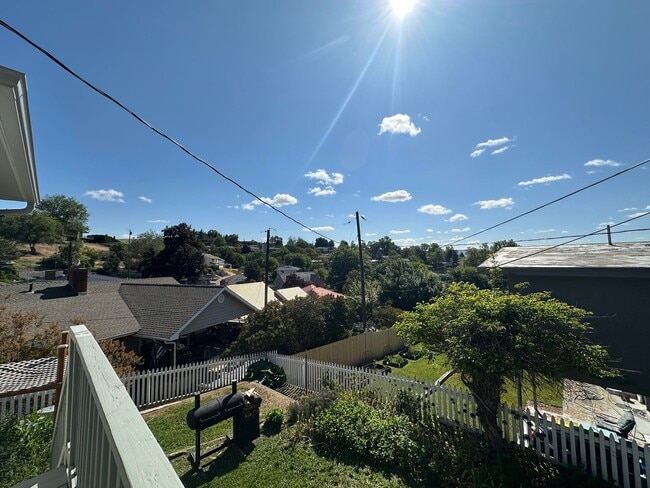 Large 3 bedroom 2 bath - Large 3 bedroom 2 bath Casa