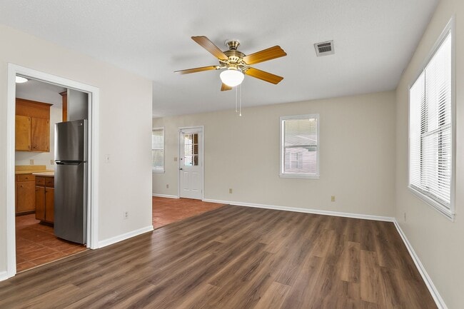 Photo - 2BR/1BA Duplex in Coker – Available Now