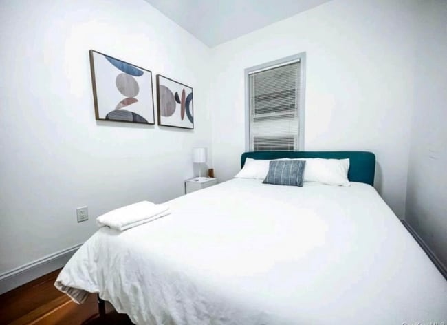 Photo - 188-25 Keeseville Ave