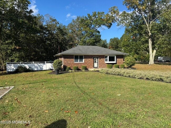 Photo - 196 Willow Dr