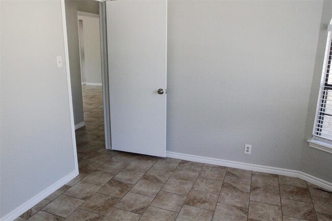 Photo - 2207 Lancaster Gate Cove