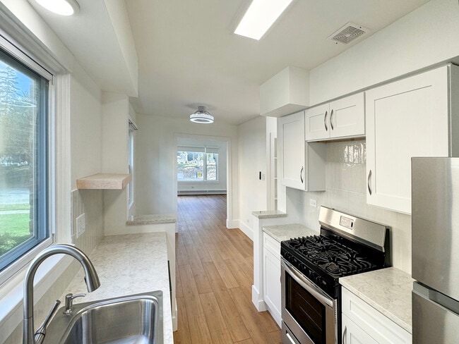 Photo - 332 N Smith St