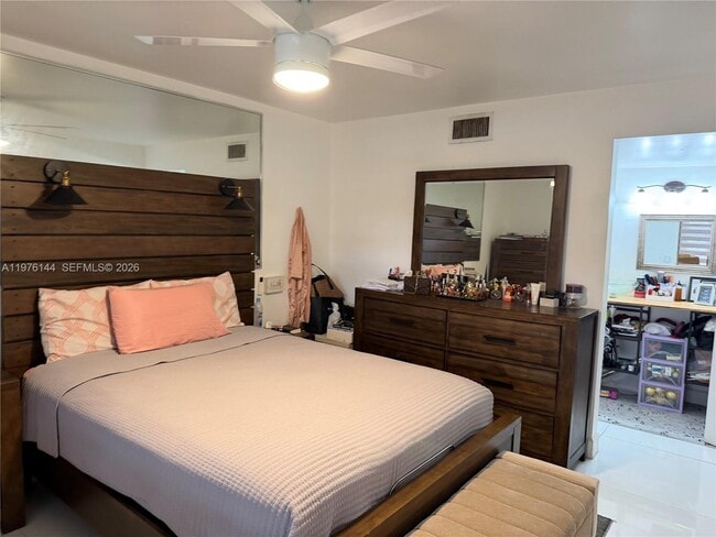 Photo - 20170 NE 3rd Ct Unit 6