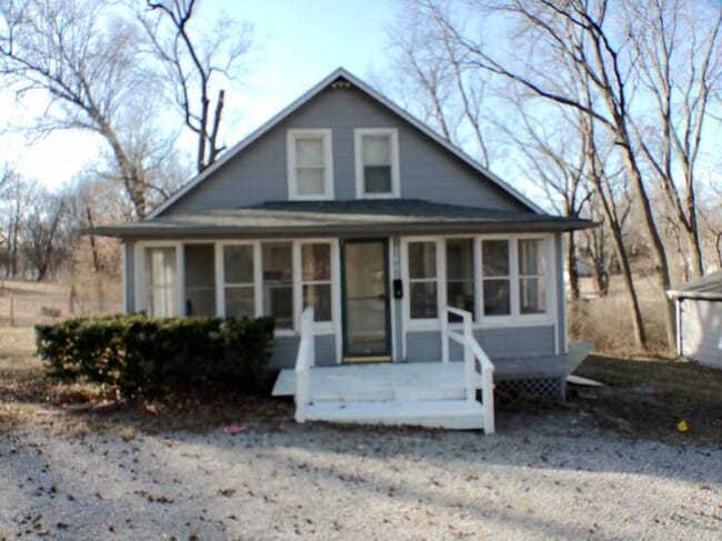 Photo - Charming 4-bedroom and 2 full baths home located in Independence, MO.