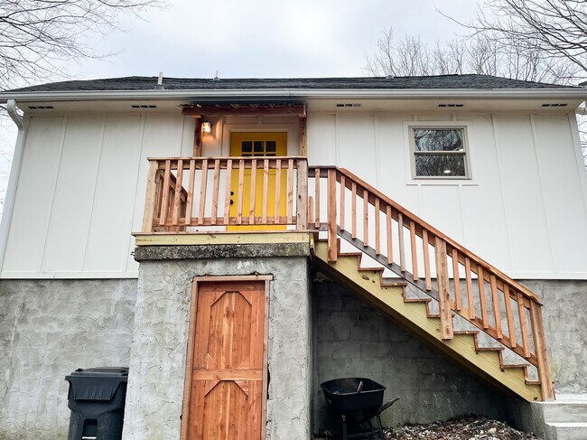 Photo - 314 W 13th St