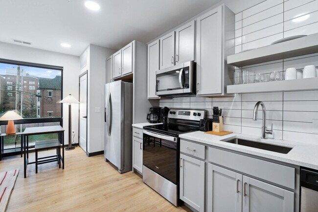 Photo - 423 E Michigan St Unit ID1032092P