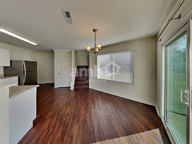 Photo - 2238 Antoinette Way