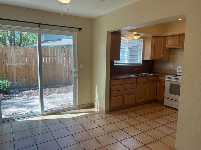 Photo - Spacious Townhouse-Style Condo with Patio! W/S/G included