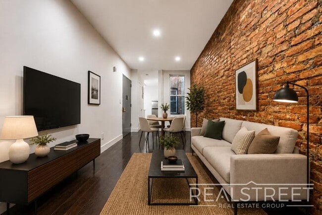 Building Photo - New 3 BED 1.5 Bath in Bed Stuy!