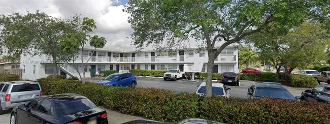 Building Photo - 801 N H St Unit 13