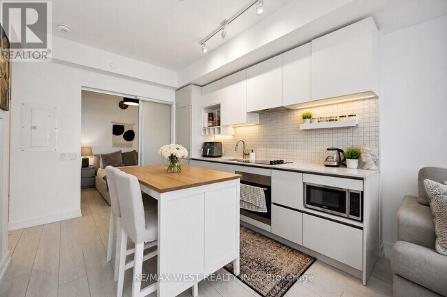 Photo - 898 Portage Pkwy Unit 4607