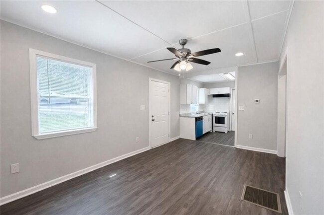 Photo - 2146 Brookview Dr NE