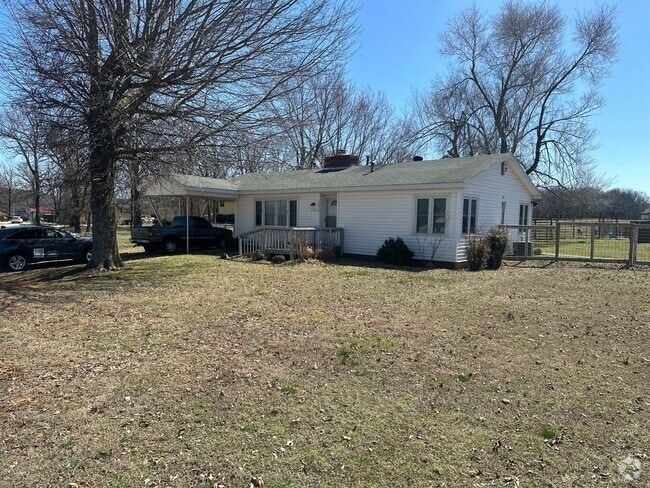 Building Photo - 2-Bedroom, 1-Bathroom Home. Country Living...