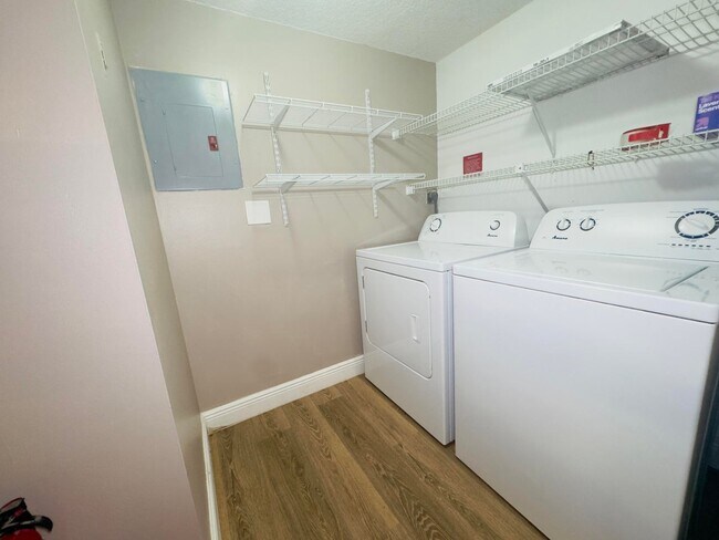 Photo - 13771 Oneida Dr