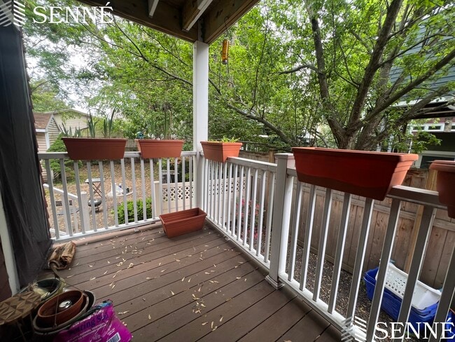 Building Photo - 23 Sargent St Unit 1 Rental