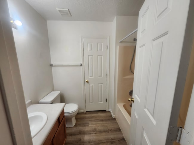 Photo - 2140 Elizabeth Blvd Unit A