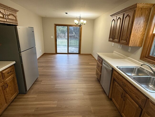 Photo - 3166 Manitowoc Rd Unit 3166 Manitowoc Road