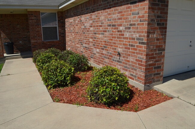 Building Photo - 938 RW Unit A