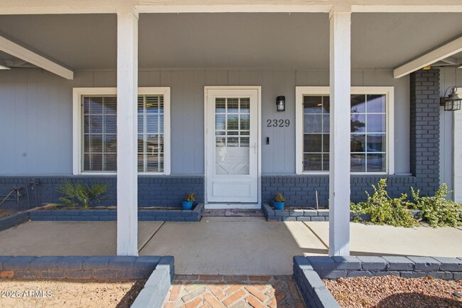 2329 E Concorda Dr