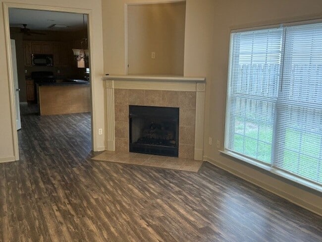 Photo - Nice 3 Bed 2 Bath Home! Available Now!