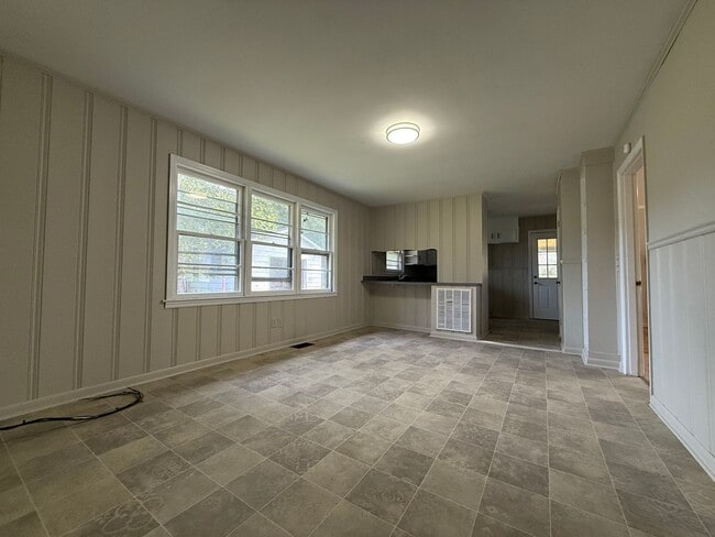 Photo - 4 Bedroom/2 Bath Home for Rent