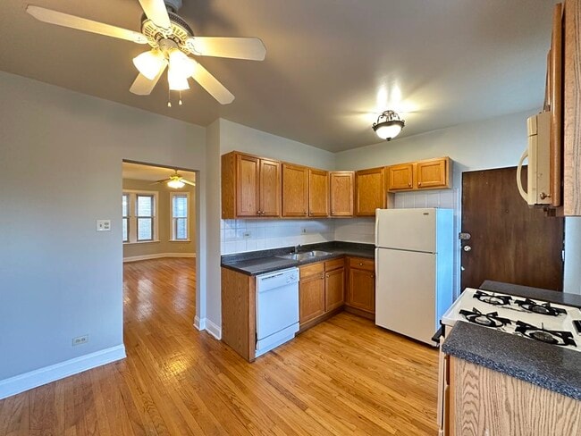 Photo - 4041 N Paulina St Unit M00R