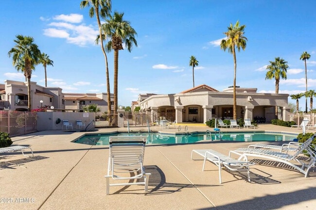 9151 W Greenway Rd Unit 252